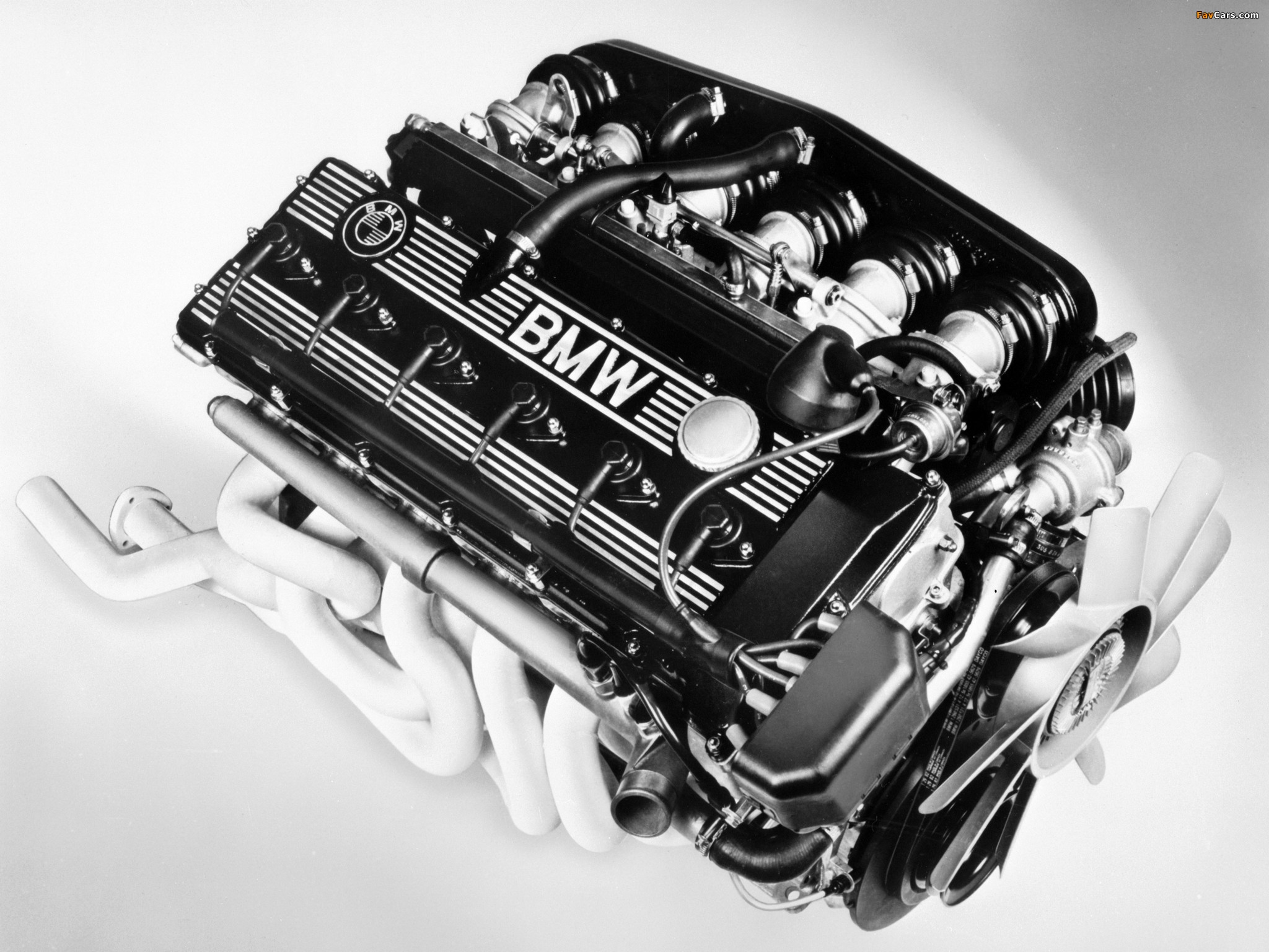 Немецкие двигатели автомобилей. БМВ m88. Двигатель BMW m88. Мотор м88 БМВ. БМВ м635.