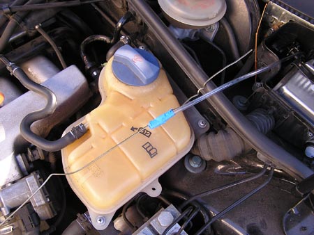 Давление масла на б5. Датчик уровня тормозной жидкости на Пассат б5 1.8т. Датчик давления вакуумника Volkswagen Passat b5. Passat b5.5 датчик давления масла. Датчик акселератора VW Passat b5.